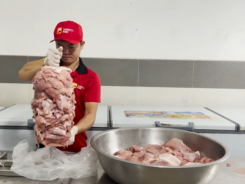 Bí quyết lọc, ướp và xiên thịt ngon như nhà hàng - Cùng  máy cắt thịt AGREENO KS100E